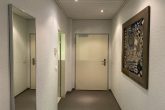 BÜRO- ODER PRAXISFLÄCHE MIT 4 GROßZÜGIGEN BÜROS, EINBAUKÜCHE UND WC IN DER INNENSTADT VON ASCHAFFENBURG - Eingangsbereich
